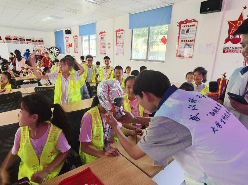 社区科普嘉年华，安全“童”行乐翻天新闻稿.docx